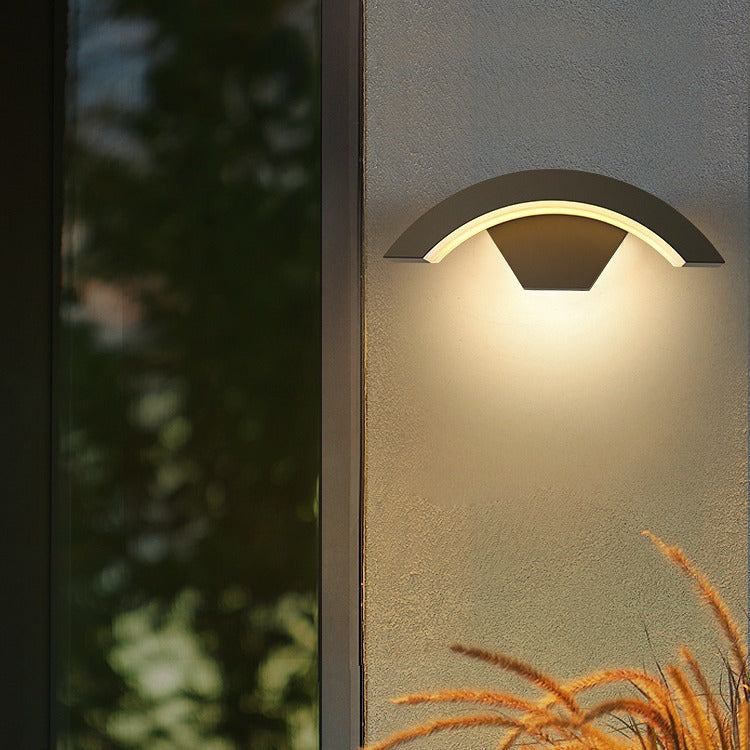 Waterproof Outdoor Wall Light – IP65 Weatherproof LED Lamp for Garden, Porch & Patio
