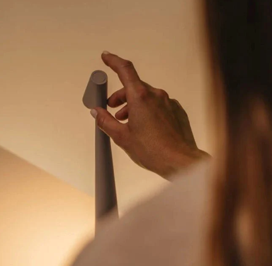 Minimalist LED Table Lamp – Slim Modern Task Light in Black